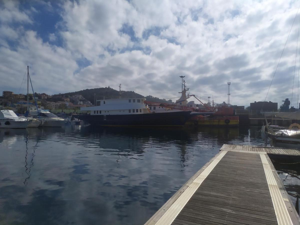 Classic Yacht Yanika Yachting Watersport Ets Villaputzu Zewnętrze zdjęcie