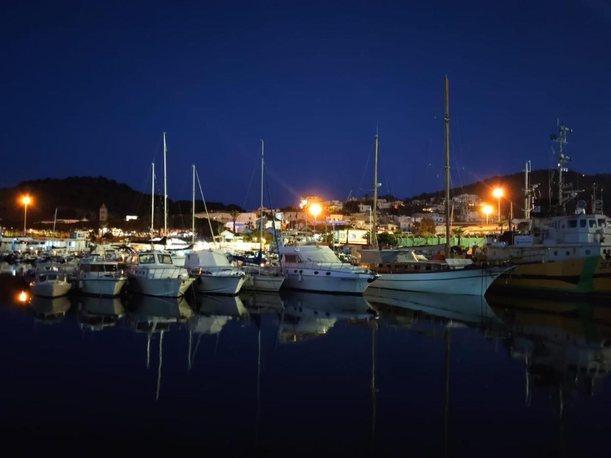 Classic Yacht Yanika Yachting Watersport Ets Villaputzu Zewnętrze zdjęcie